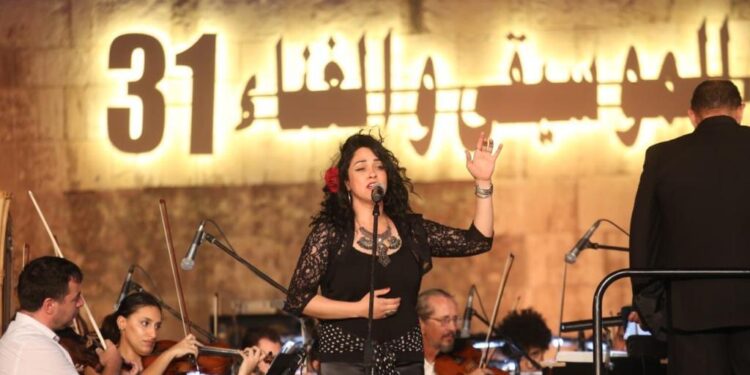 «وسط البلد» يجسد احلام الشباب بمهرجان القلعة مشهد من السهرة الثانية لمهرجان القلعة للموسيقى والغناء