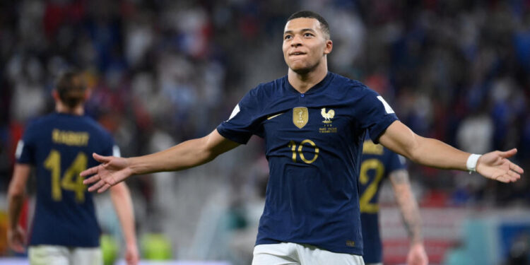 مبابي يرفض مرة أخرى التجديد مع باريس سان جيرمان مبابي يرفض مرة أخرى التجديد مع باريس سان جيرمان