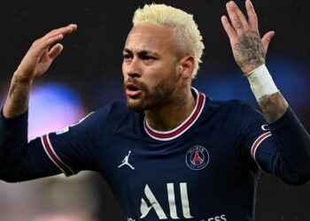 نيمار يشعل الاجواء مرة اخرى بتصرف مثير