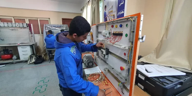 مدرسة الفواخير للتكنولوجيا التطبيقية .. تعرف على شروط التقدم مدرسة الفواخير للتكنولوجيا التطبيقية