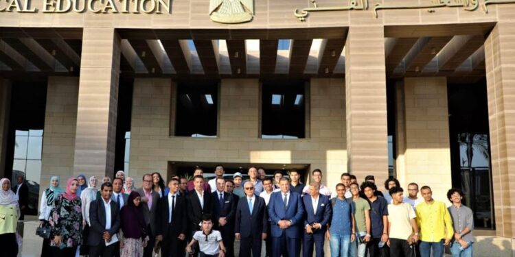 أوائل الثانوية العامة يطيرون لـ ألمانيا .. لهذا السبب أوائل الثانوية العامة