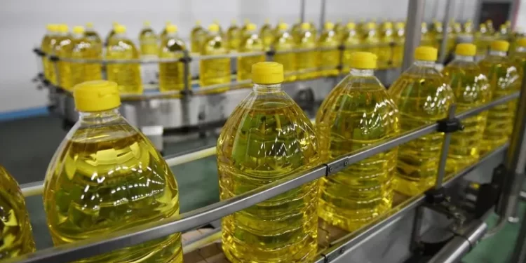 أسعار الزيت .. تخفيض 18 جنيه على العبوة الشعبية ضمن مبادرة الحكومة أسعار الزيت