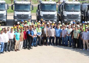 وزير الإسكان يتابع استعدادات أجهزة المدن الجديدة للتعامل مع الأمطار