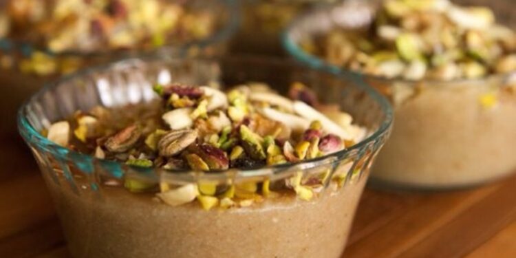 التلبينة .. خليط سحري من الشعير والعسل واللبن إليك طريقة تحضيرها وفوائدها التلبينة