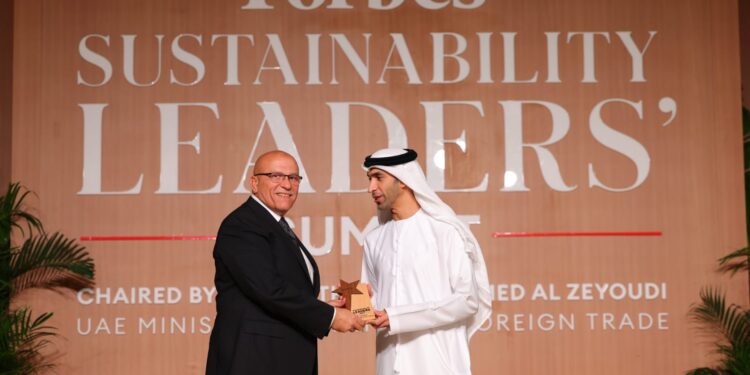 كونتكت المالية تحظى بتكريم قمة فوربس الشرق الأوسط كونتكت المالية