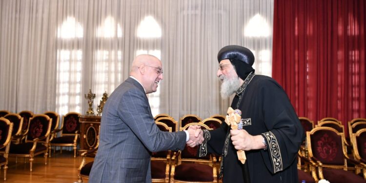 الجزار يستعرض موقف تنفيذ الكنائس في المدن الجديدة خلال لقاء البابا تواضروس الكنائس في المدن الجديدة