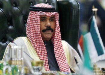 أمير الكويت الراحل الشيخ نواف الجابر الصباح