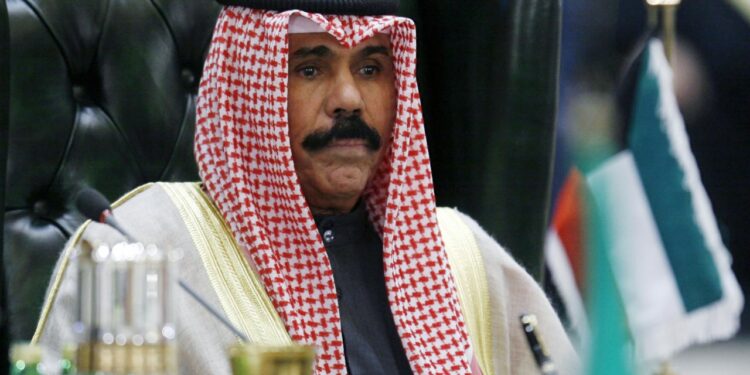 أمير الكويت الراحل الشيخ نواف الجابر الصباح