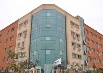 مدرسة نور الدولية