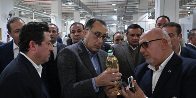 "مدبولي" يتفقد المُجمع الصناعي لـ الشركة الدولية لاستخلاص وتكرير وتعبئة الزيوت المتعددة الشركة الدولية لاستخلاص وتكرير وتعبئة الزيوت