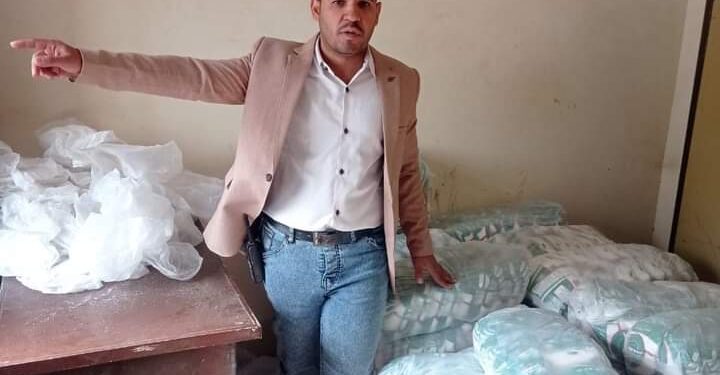 رئيس مدينة أبوتيج يتابع ضخ السكر بمنافذ التوزيع رئيس مدينة أبوتيج يتابع ضخ السكر بمنافذ التوزيع