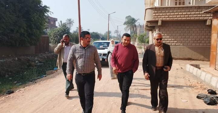 رئيس مدينة البداري يتابع تركيب البلدورات والانترلوك للأرصفة رئيس مدينة البداري يتابع تركيب البلدورات والانترلوك للأرصفة