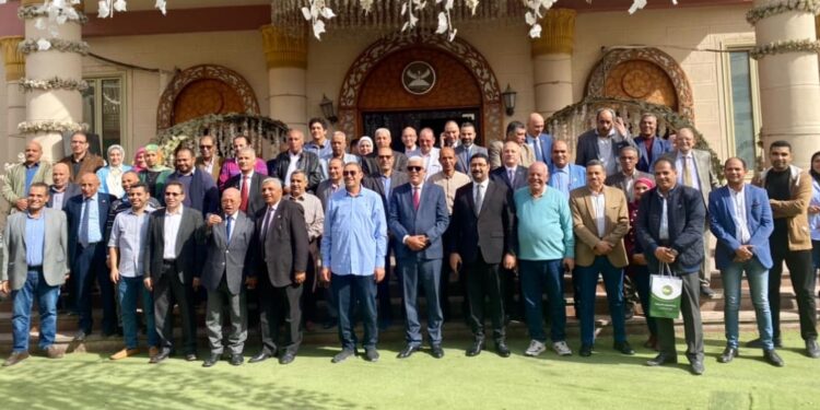 عروس الصعيد تستضيف كرنفال علمي على شرف دودة الحشد الخريفية عروس الصعيد تستضيف كرنفال علمي على شرف دودة الحشد الخريفية