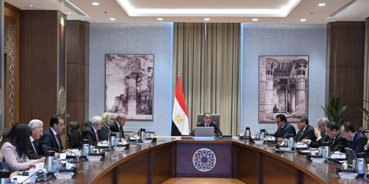 اعداد اللاجئين في مصر .. الحكومة تبدأ في تدقيقها وحساب تكلفة خدمتهم اعداد اللاجئين في مصر .. الحكومة تبدأ في تدقيقها وحساب تكلفة خدمتهم