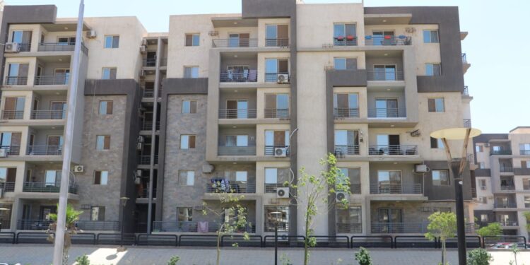 شقق جنة .. الجزار : بدء تسليم وحدات بيت الوطن الأحد المقبل شقق جنة .. الجزار : بدء تسليم وحدات بيت الوطن الأحد المقبل