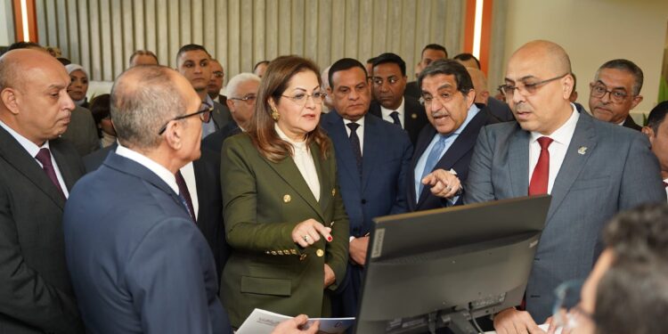 مركز خدمات مصر .. وزيرا التخطيط والتنمية الاقتصادية والتنمية المحلية يفتتحان المركز مركز خدمات مصر