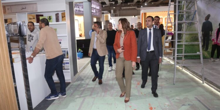 معرض القاهرة الدولي للكتاب .. وزيرة الثقافة تتفقد التجهيزات النهائية للمعرض معرض القاهرة الدولي للكتاب .. وزيرة الثقافة تتفقد التجهيزات النهائية للمعرض