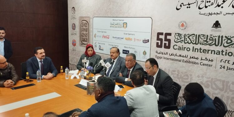 وزراء وسفراء ونواب وكتاب وإعلاميين يشاركون في حفل توقيع كتاب "جنوب السودان" جنوب السودان