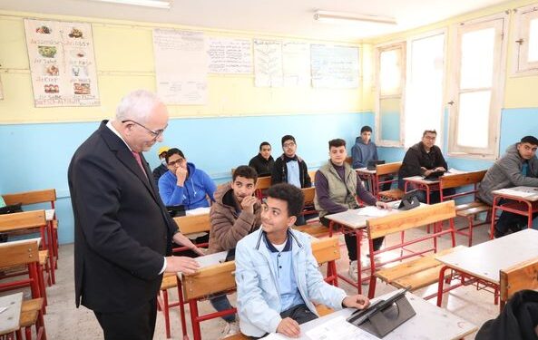 وزير التعليم يوجه بوضع مصلحة الطالب أولا وزير التعليم