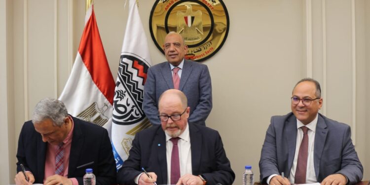 شركة الدلتا للأسمدة .. "عصمت" يشهد توقيع اتفاقية لإعادة تأهيل الشركة شركة الدلتا للأسمدة .. “عصمت” يشهد توقيع اتفاقية لإعادة تأهيل الشركة