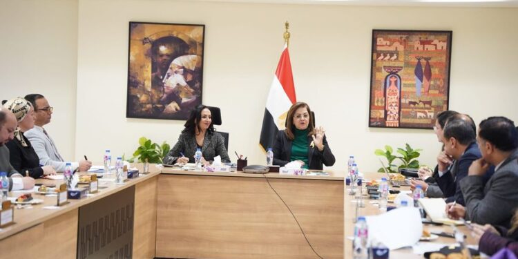 مشروع تنمية الأسرة .. وزيرة التخطيط تتابع الموقف التنفيذي للمشروع مشروع تنمية الأسرة