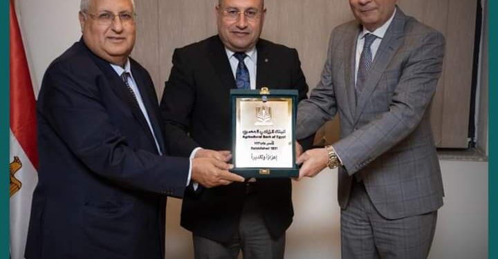 رئيس البنك الزراعي يبحث مع رئيس جامعة الإسكندرية سبل التعاون رئيس البنك الزراعي يبحث مع رئيس جامعة الإسكندرية سبل التعاون