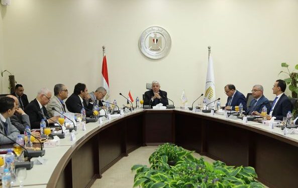 عاشور: خطة جديدة للتوسع فى إنشاء الجامعات الجديدة الجامعات الجديدة