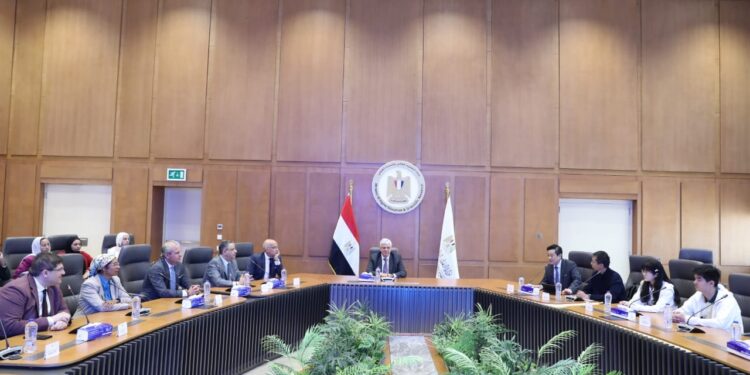 وزير التعليم العالي يستقبل وفدًا من فريق أستوديو التصميم الدولي أستوديو التصميم الدولي