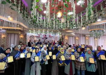 اتحاد عمال الجيزة يكرم الأمهات المثاليات وأمهات الشهيد