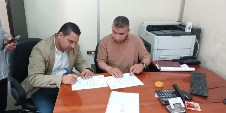 اللجنة النقابية للعاملين بوزارة الزراعة توقع بروتوكول تعاون مع نقابية الغرفة التجارية بالجيزة اللجنة النقابية للعاملين بوزارة الزراعة