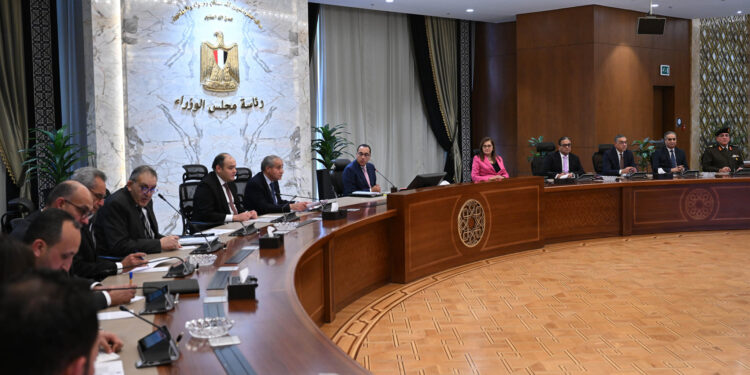 أسعار السلع .. رئيس الوزراء يتابع مخرجات اللجنة العليا لضبط الأسواق أسعار السلع .. رئيس الوزراء يتابع مخرجات اللجنة العليا لضبط الأسواق