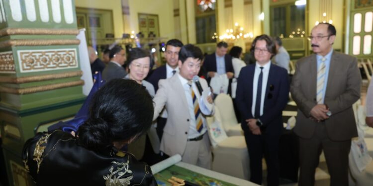 تنشيط السياحة: السوق الصيني أحد أهم الأسواق السياحية المستهدفة تنشيط السياحة: السوق الصيني أحد أهم الأسواق السياحية المستهدفة