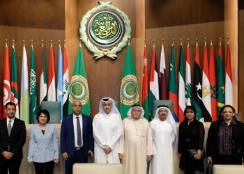 مركز سيف بن هلال يبحث التعاون مع جامعة الدول العربية في مجال الطاقة