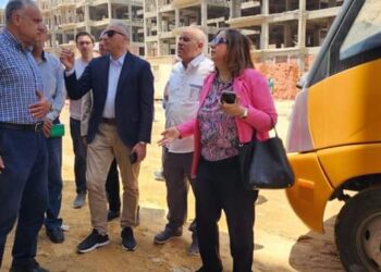 شقق الاسكان المتوسط ..مسئولو ” الإسكان ” يتفقدون موقف تنفيذها بمدينة بدر