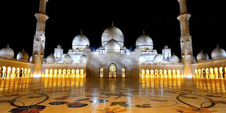 جامع الشيخ زايد الكبير الأول أوسطياً بين أهم معالم الجذب جامع الشيخ زايد الكبير