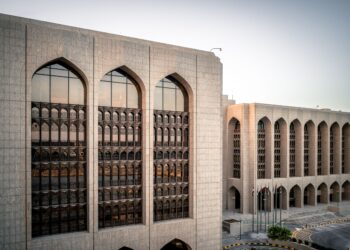 القطاع المصرفي الإماراتي .. مؤشرات قياسية ونمو متسارع