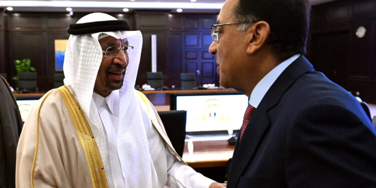 الفالح: هناك توجه بزيادة استثمارات صندوق الاستثمارات العامة السعودي في مصر الفالح: هناك توجه بزيادة استثمارات صندوق الاستثمارات العامة السعودي في مصر