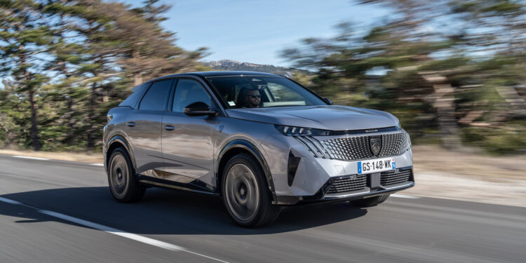 سعر بيجو 3008 موديل 2024 في السوق المصري بيجو 3008