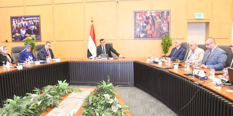 المدن الجديدة .. الشربيني يتابع سير العمل بالأجهزة وزارة الإسكان