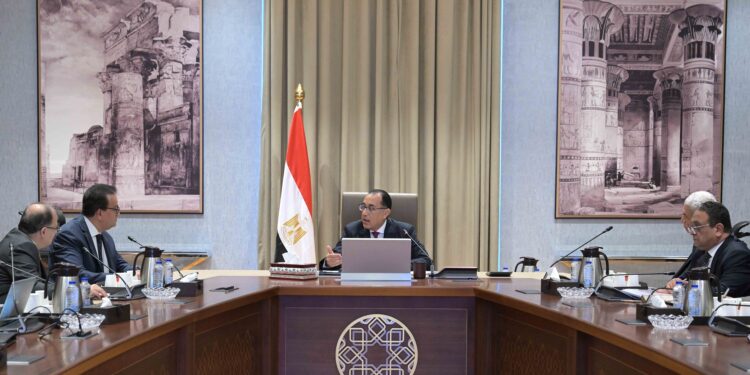 نقص الدواء .. مدبولي يتابع موقف توفير الأدوية والمستلزمات الطبية