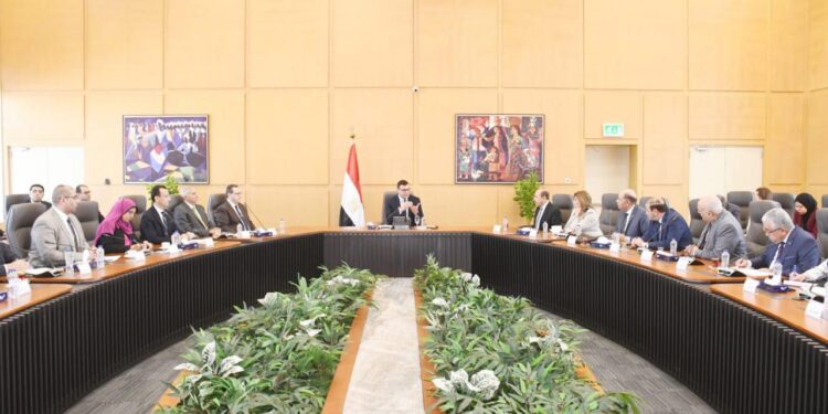 حديقة تلال الفسطاط .. الشربيني يتابع موقف التنفيذ حديقة تلال الفسطاط