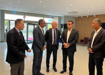 وزير الإسكان