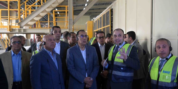 شركة كناوف الألمانية.. رئيس الوزراء يتفقد مصنع الشركة شركة كناوف الألمانية.. رئيس الوزراء يتفقد مصنع الشركة