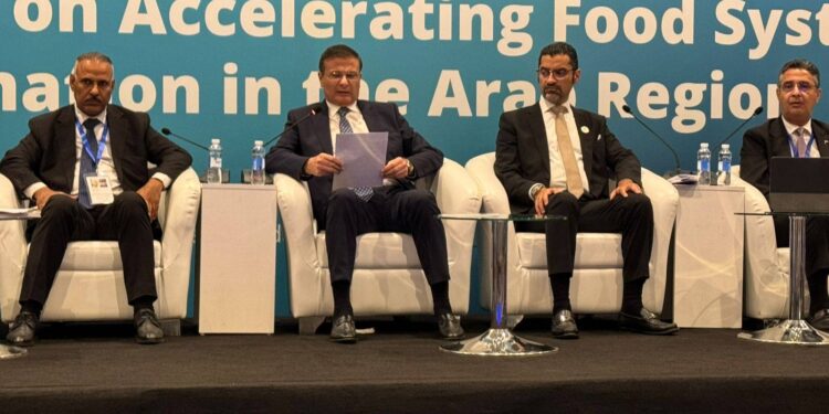 وزير الزراعة يوجه الدعوة لنظراءه العرب لتشجيع الإستثمار فى المجالات الزراعية وزير الزراعة