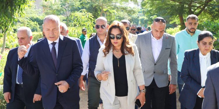 حديقة الفيروز بالمقطم.. وزيرة التنمية المحلية ومحافظ القاهرة يفتتحان الحديقة