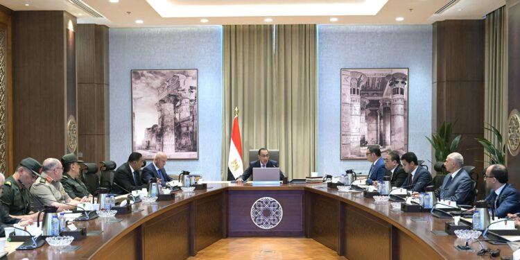 مشروع رأس الحكمة.. مدبولي يتابع تنفيذ المرحلة الأولى من المشروع