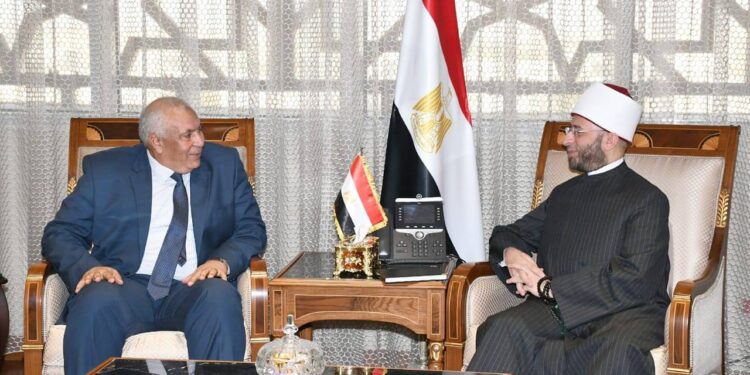 وزير الأوقاف يستقبل محافظ الوادي الجديد ويبحثان التعاون المشترك وزير الأوقاف