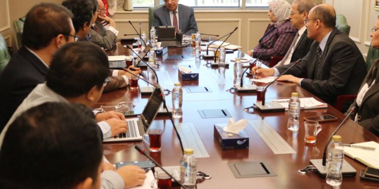 وزير الكهرباء