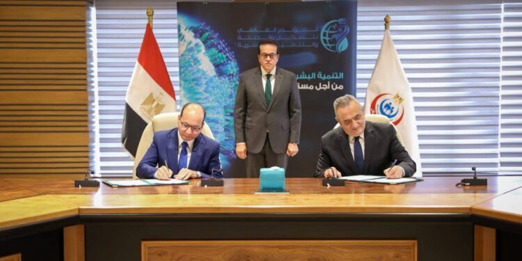 وزير الصحة يشهد توقيع بروتوكول بين هيئة والمعاهد ومديرية الشئون الصحية بالقاهرة وزير الصحة