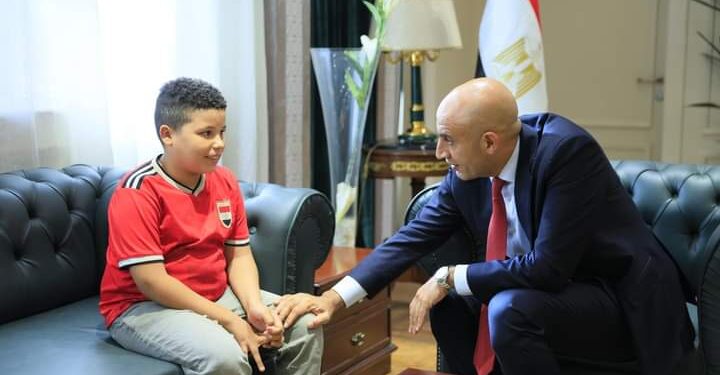 الطالب على حماده .. إجراء عاجل من التعليم بشأن بيعه منتجات في المترو الطالب على حماده .. إجراء عاجل من التعليم بشأن بيعه منتجات في المترو